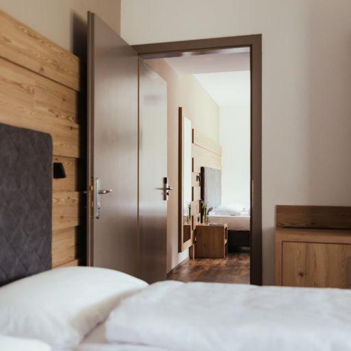 Hotel Leonard نوفا بونينتي المظهر الخارجي الصورة