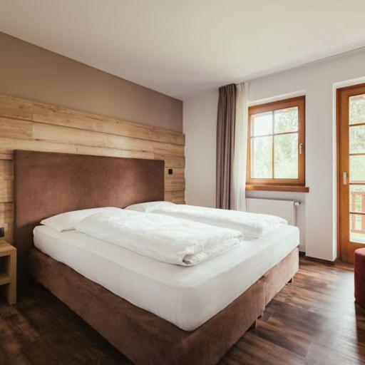 Hotel Leonard نوفا بونينتي المظهر الخارجي الصورة